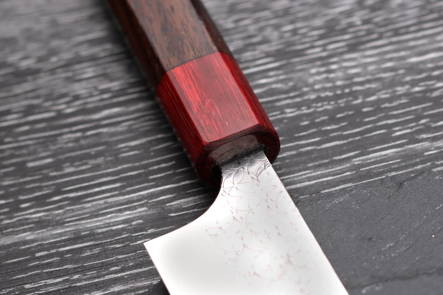 Couteau sujihiki japonais artisanal Yoshimi Kato Minamo SG2 Tsuchime 27cm