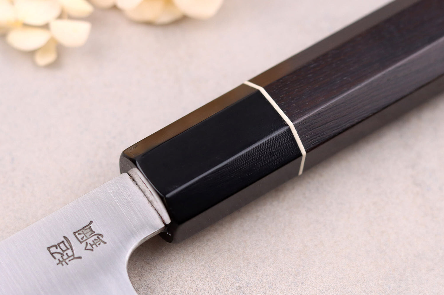 Couteau sujihiki 24cm japonais artisanal Sukenari ZDP-189 San Maï manche en ébène
