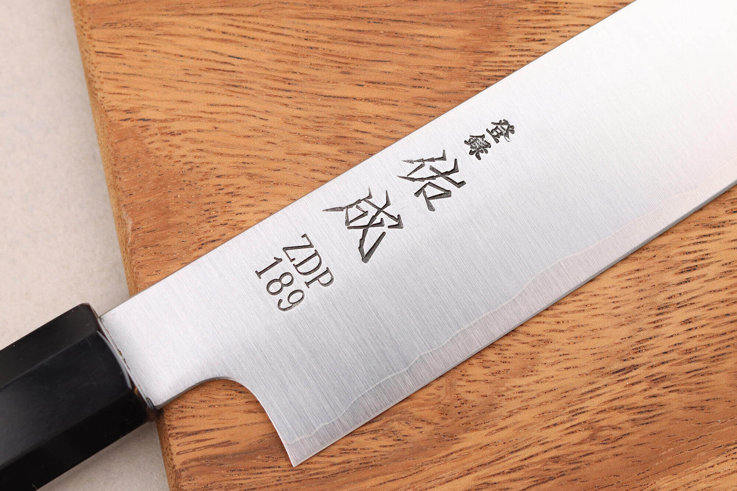 Couteau sujihiki 27cm japonais artisanal Sukenari ZDP-189 San Maï manche en ébène