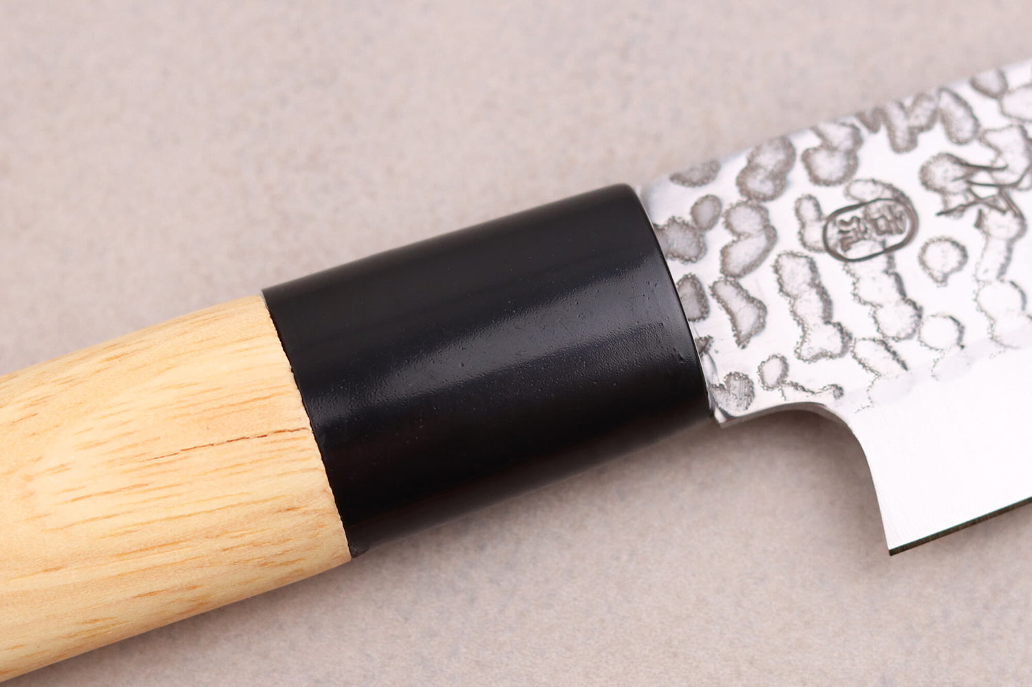 Couteau deba 12cm japonais Satake Cutlery Tsuchime en magnolia