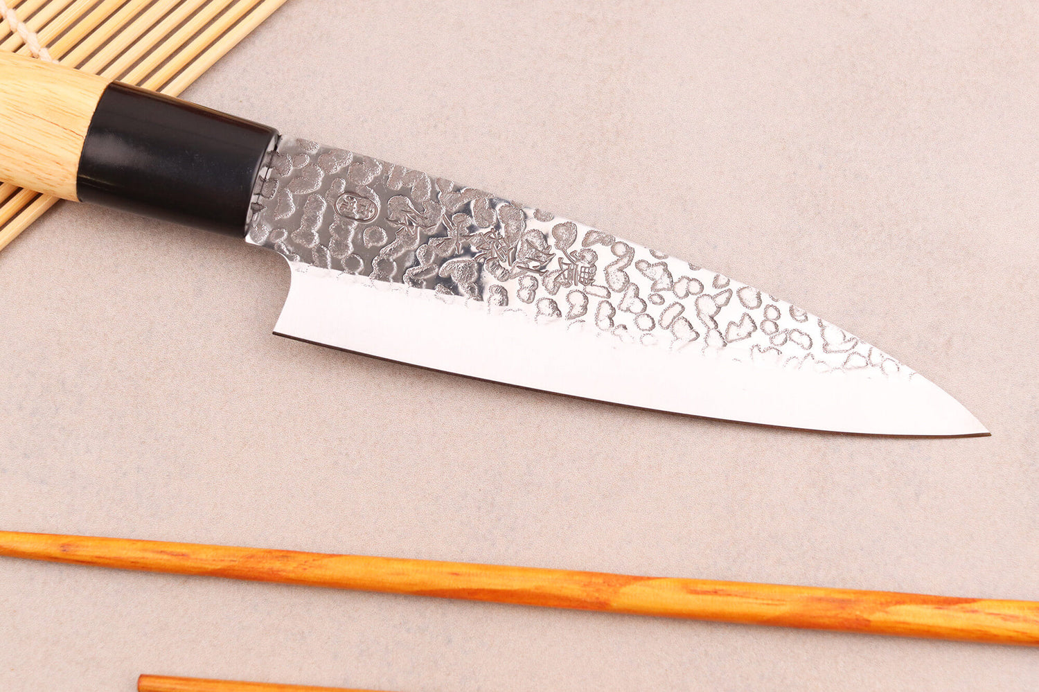 Couteau deba 12cm japonais Satake Cutlery Tsuchime en magnolia