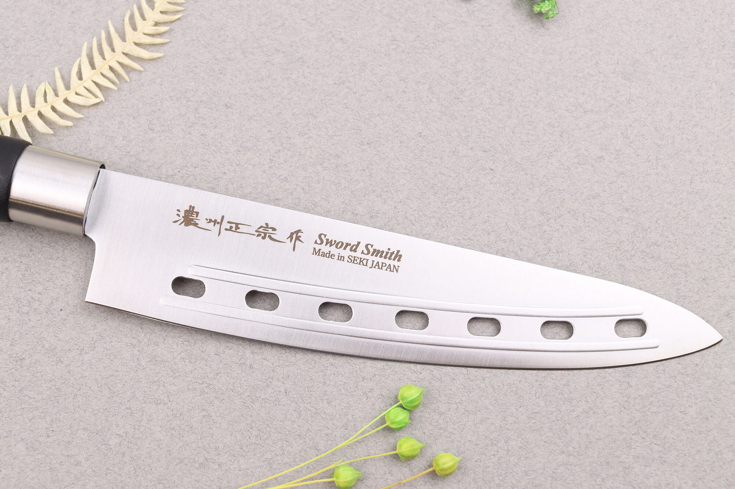 Couteau de chef ajouré 18cm japonais Satake Cutlery Traditional PP