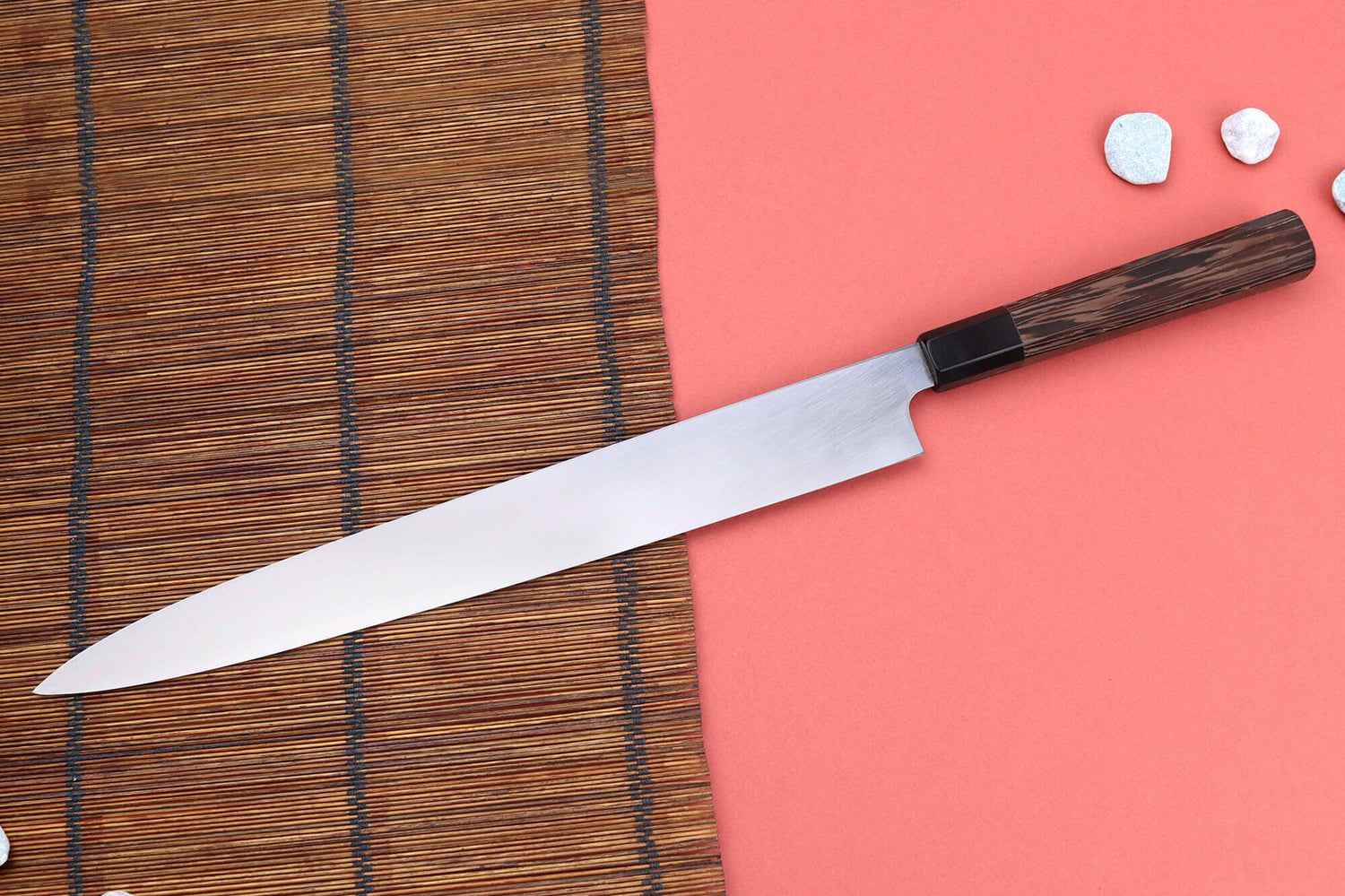 Couteau yanagiba 33cm japonais artisanal Hatsukokoro Shirasagi manche en wengé