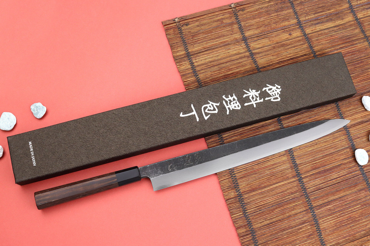 Couteau yanagiba 33cm japonais artisanal Hatsukokoro Shirasagi manche en wengé