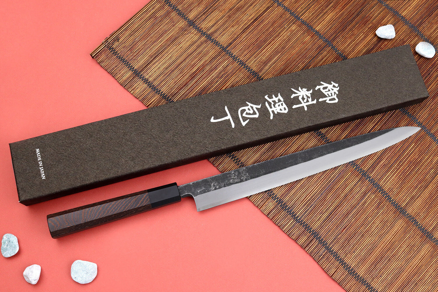 Couteau yanagiba 30cm japonais artisanal Hatsukokoro Shirasagi manche en wengé