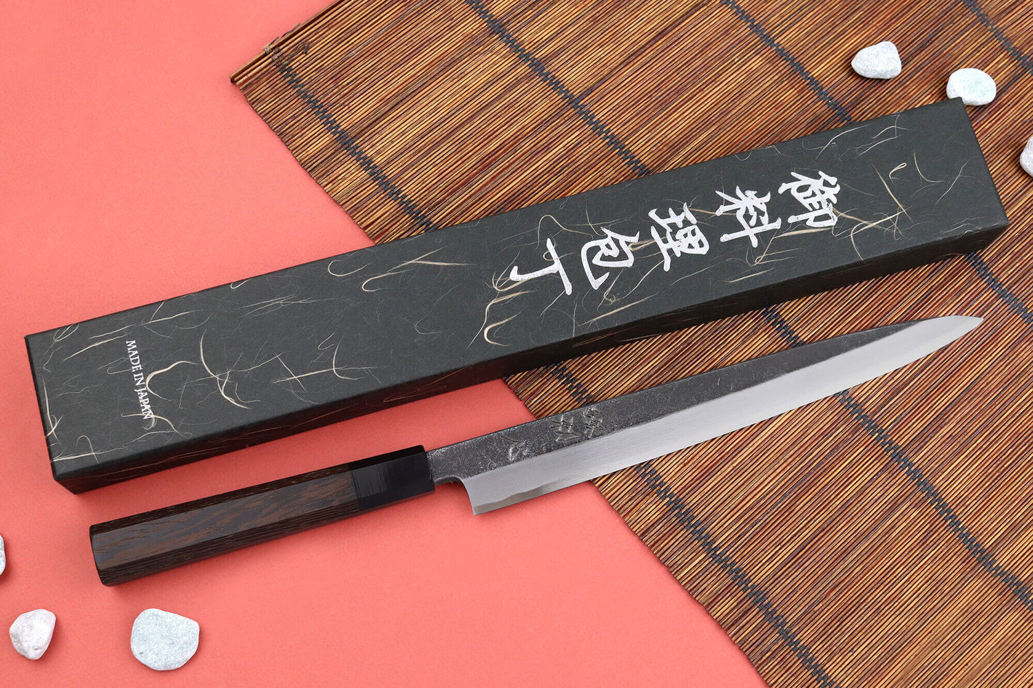 Couteau yanagiba 27cm japonais artisanal Hatsukokoro Shirasagi manche en wengé