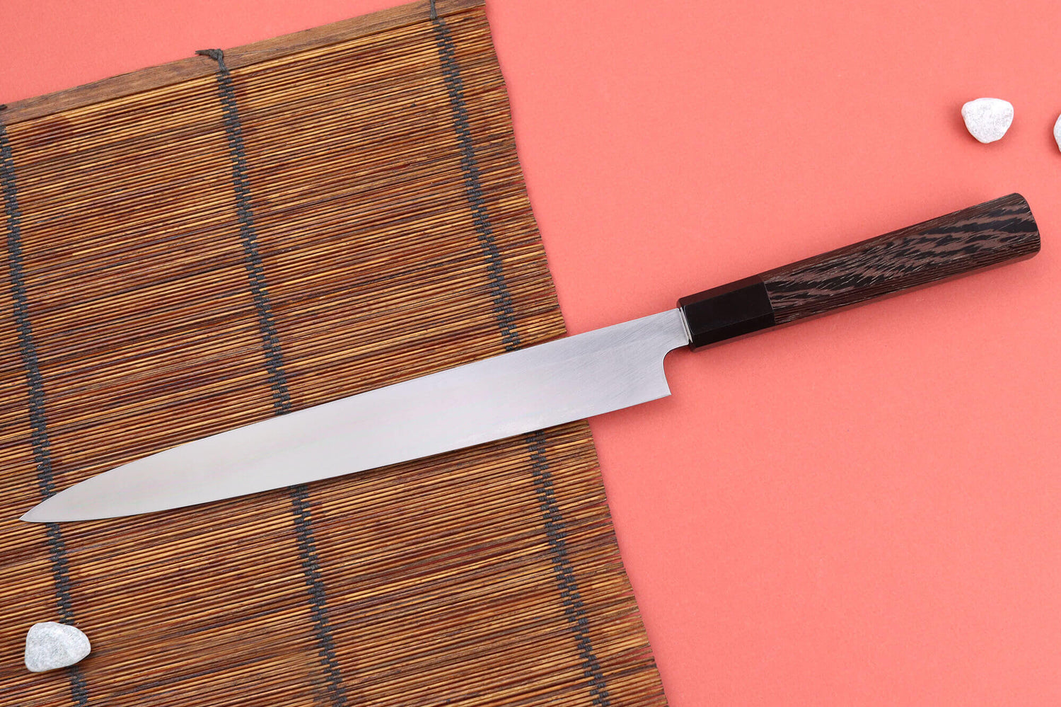 Couteau yanagiba 27cm japonais artisanal Hatsukokoro Shirasagi manche en wengé