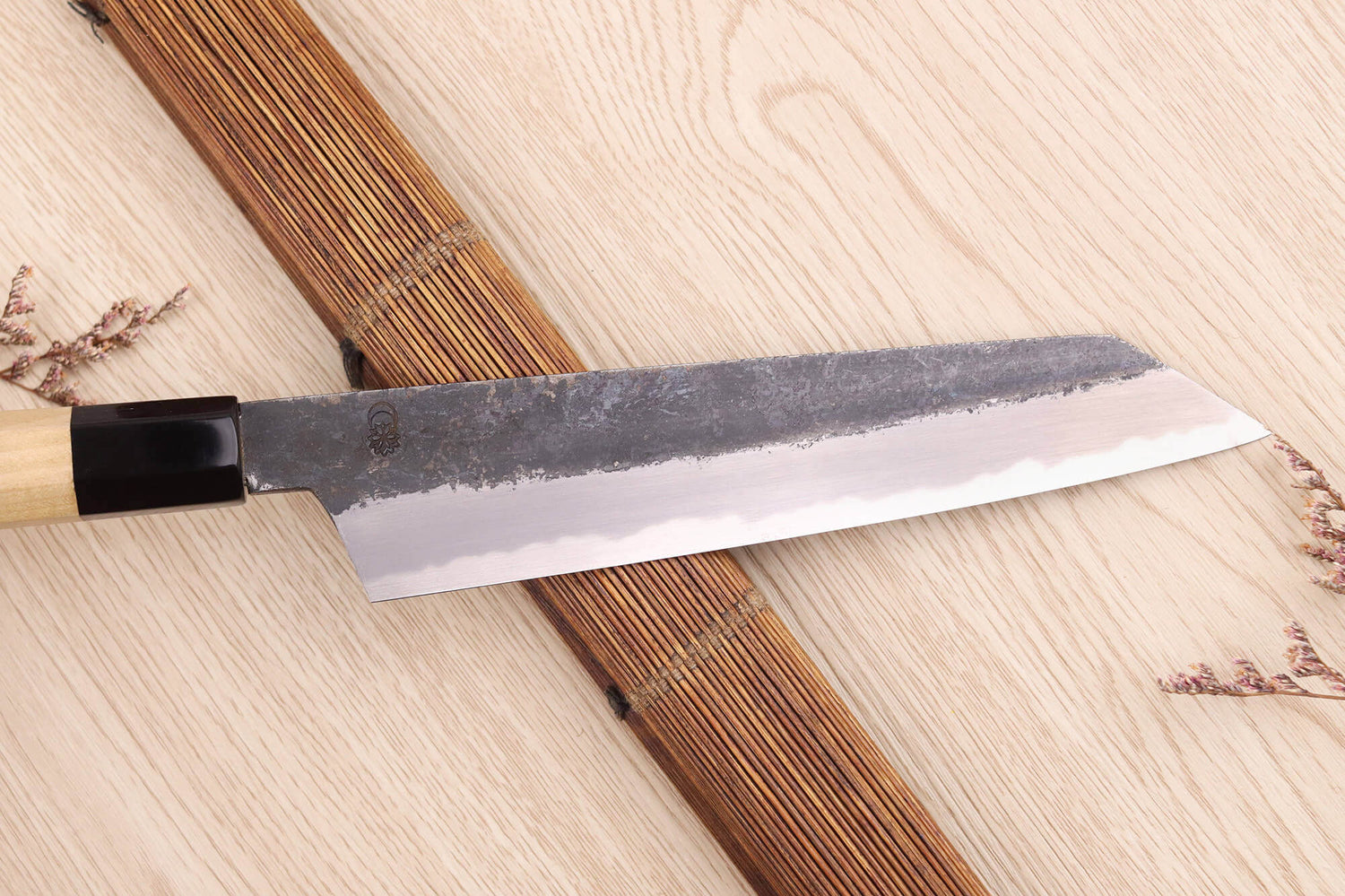 Couteau kiritsuke 21cm japonais artisanal Sakai Kikumori Kikuzuki Kuro
