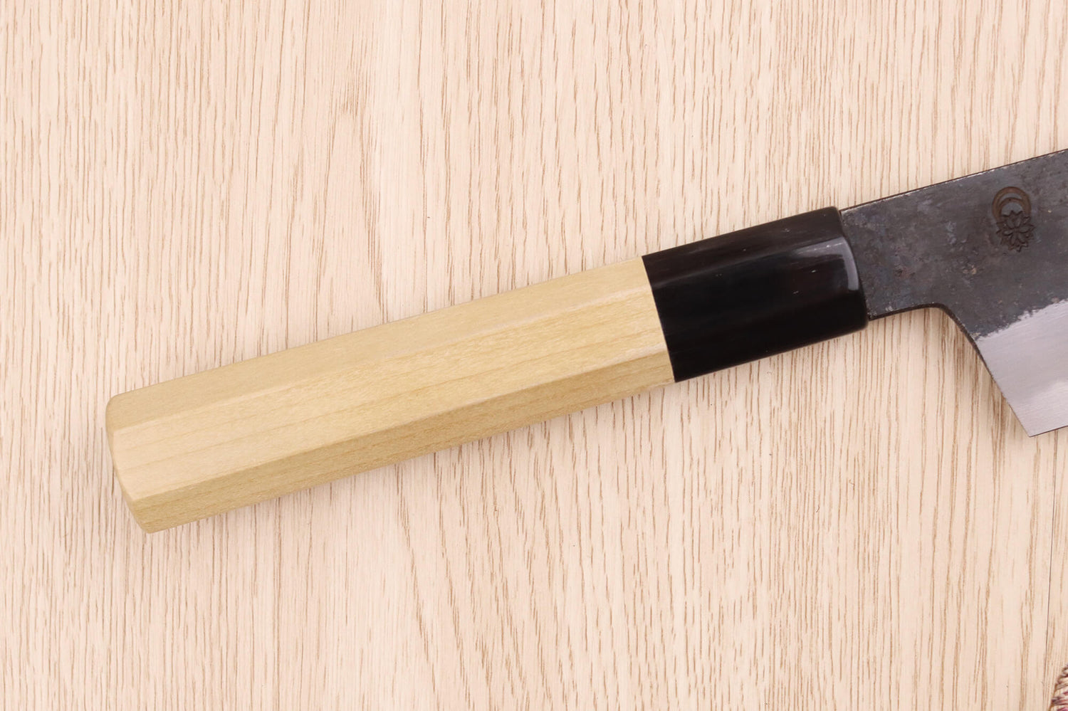 Couteau santoku 18cm japonais artisanal Sakai Kikumori Kikuzuki Kuro