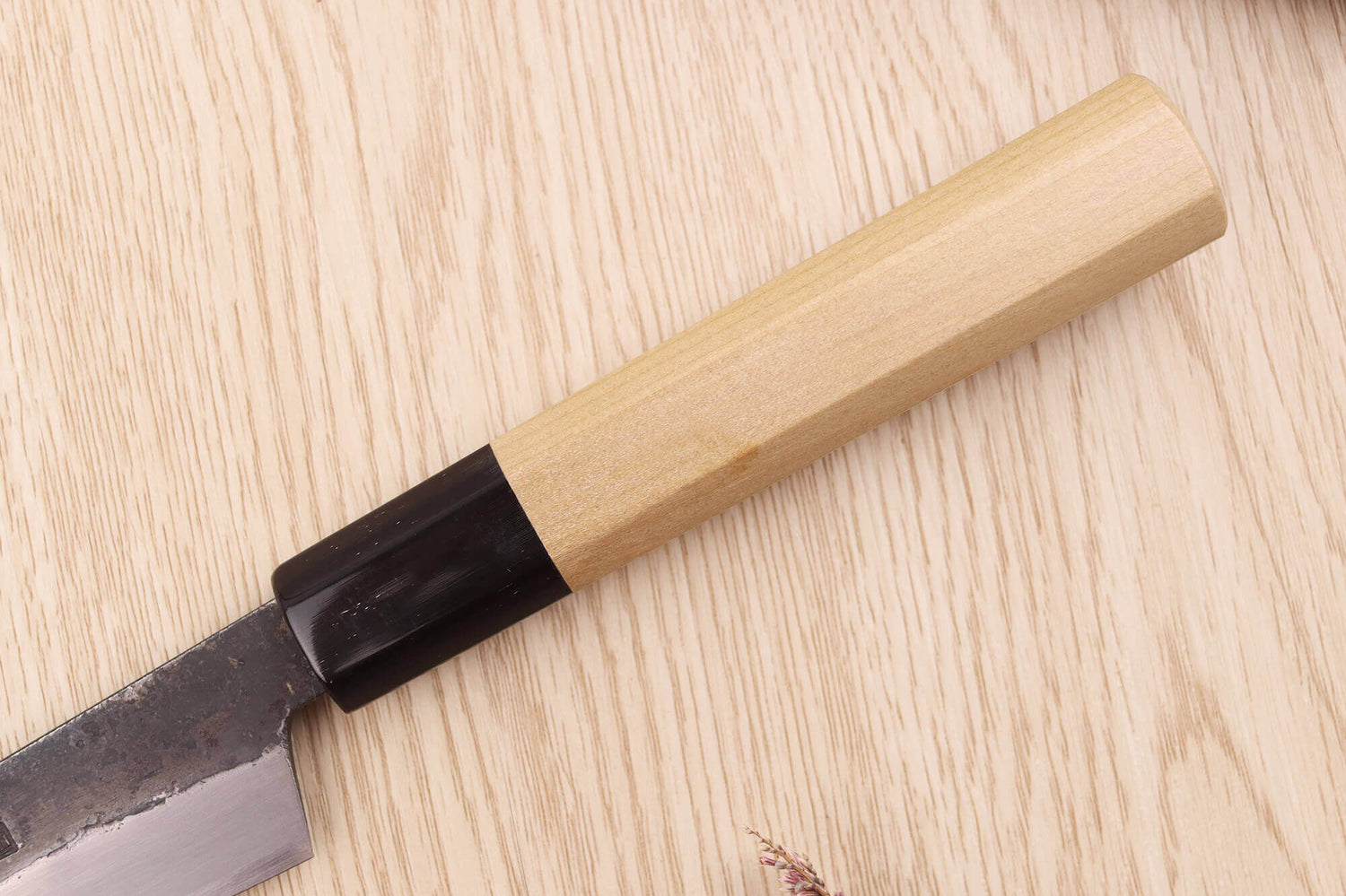 Couteau kiritsuke universel 13,5cm japonais artisanal Sakai Kikumori Kikuzuki Kuro