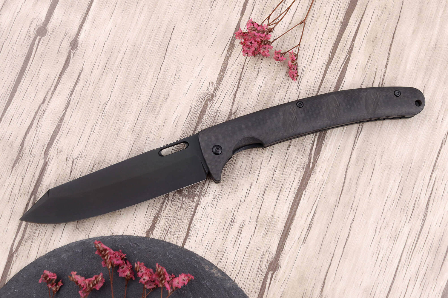 Couteau pliant japonais Yu Kurosaki Kurohyo SG2 manche en fibre de carbone 13,2cm