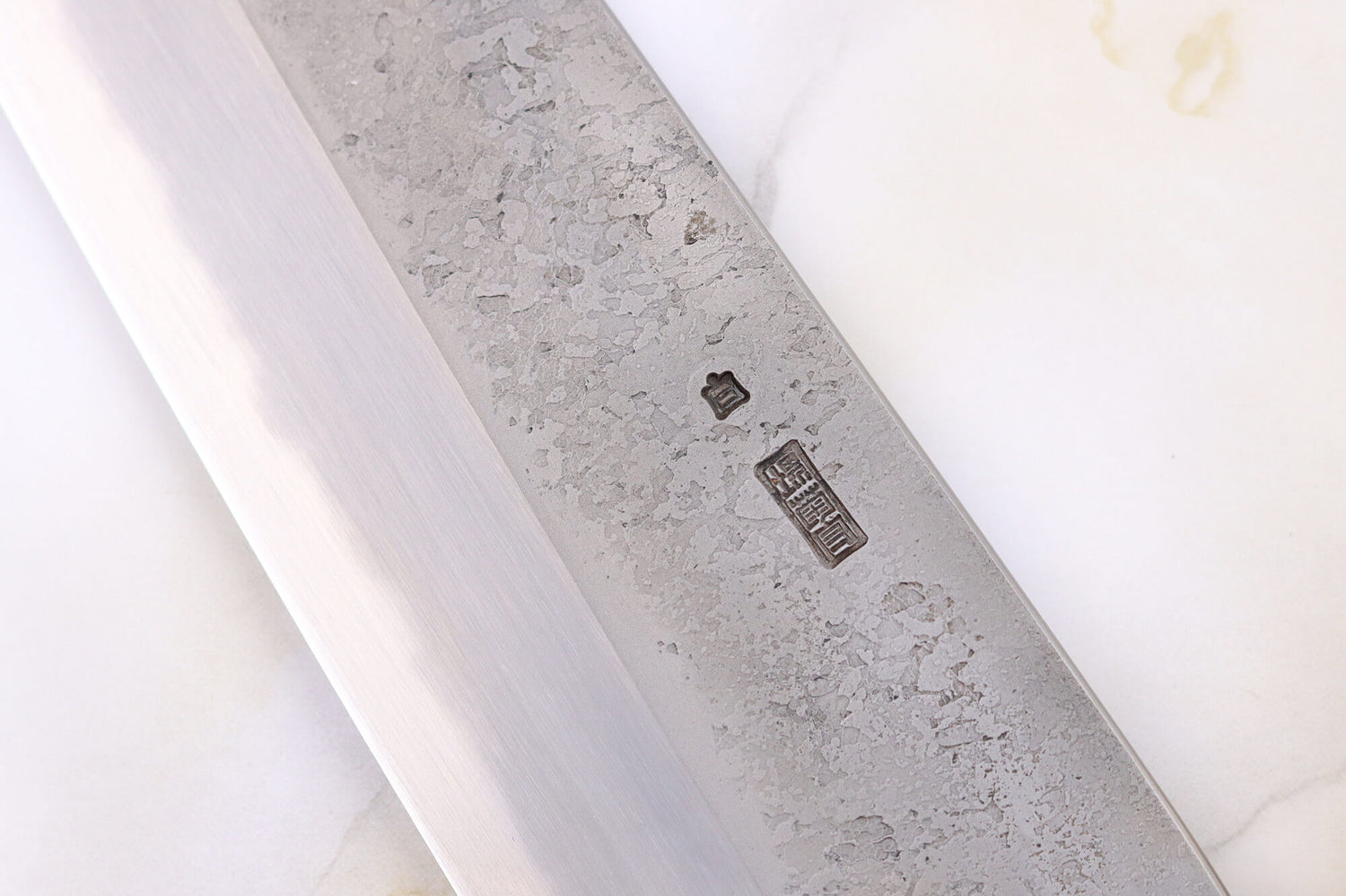 Couteau de chef 24cm japonais artisanal Sakai Kikumori Kikuzuki Rin