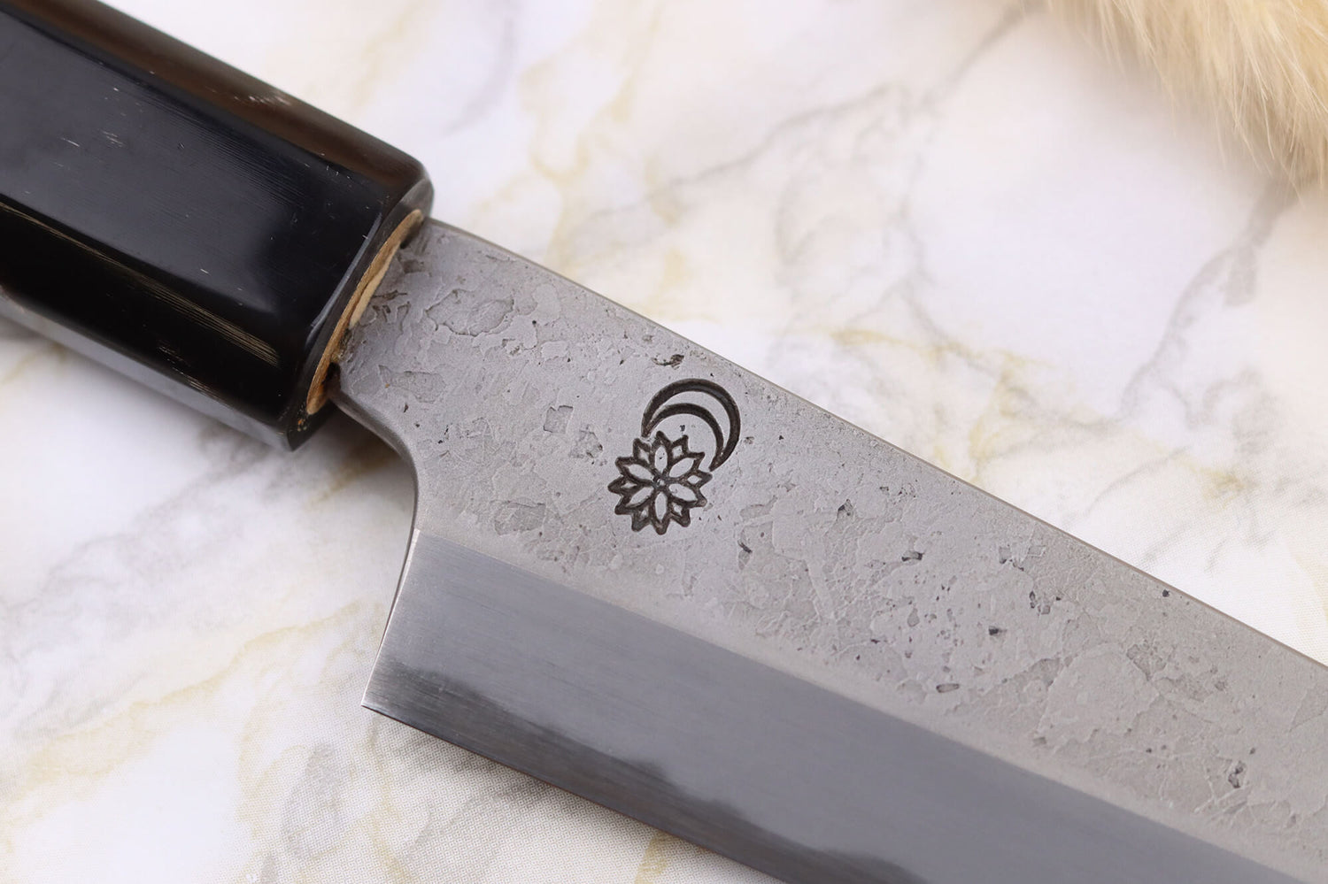 Couteau kiritsuke universel 13,5cm japonais artisanal Sakai Kikumori Kikuzuki Rin