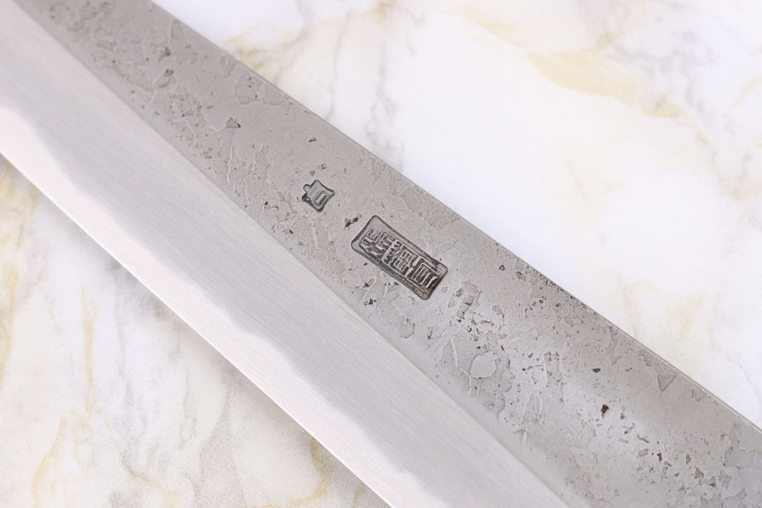 Couteau kiritsuke universel 13,5cm japonais artisanal Sakai Kikumori Kikuzuki Rin