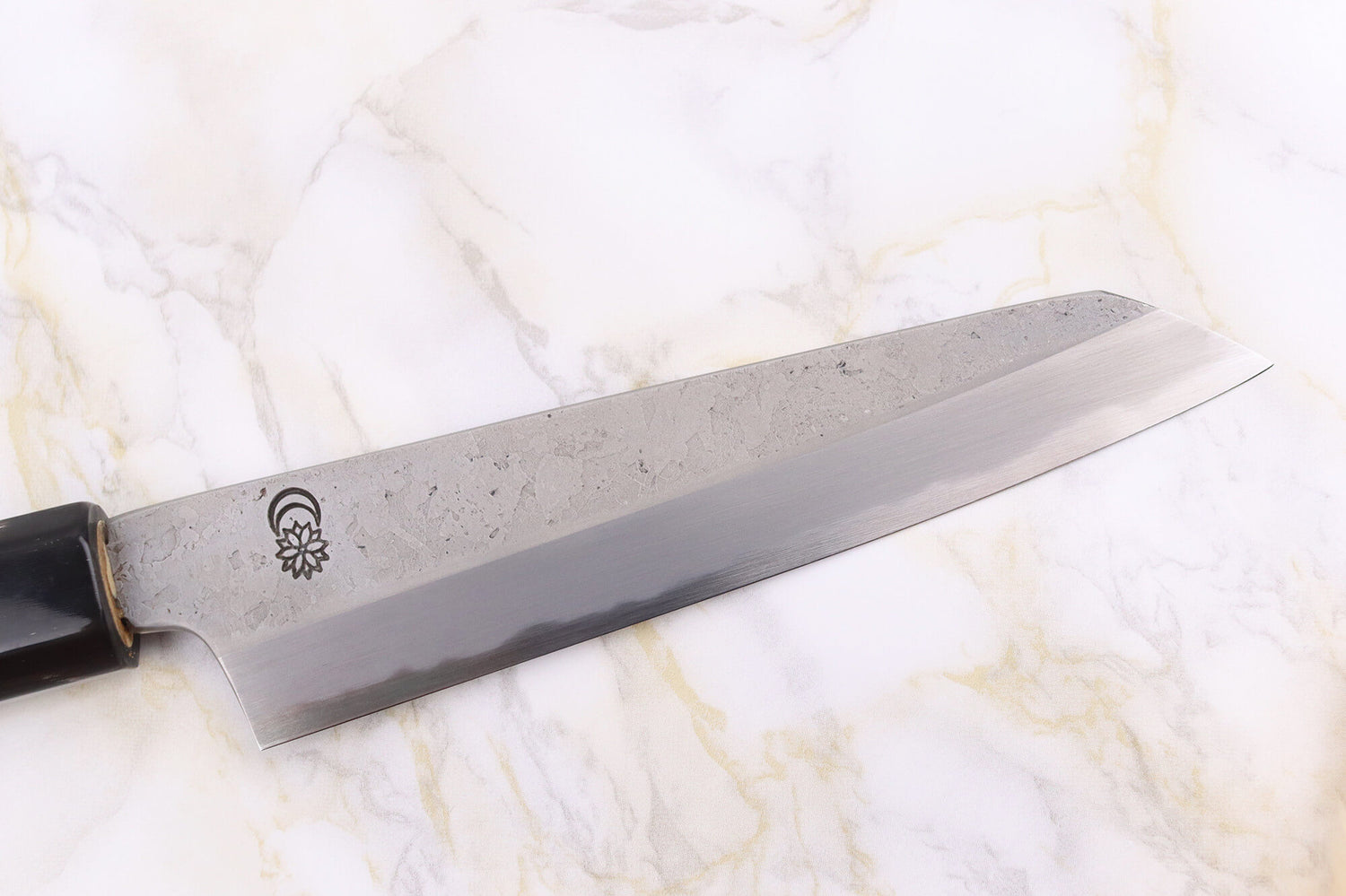 Couteau kiritsuke universel 13,5cm japonais artisanal Sakai Kikumori Kikuzuki Rin