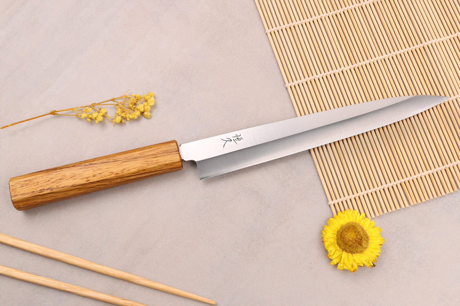 Couteau yanagiba 21cm artisanal japonais Tsunehisa AUS-8 manche en chêne