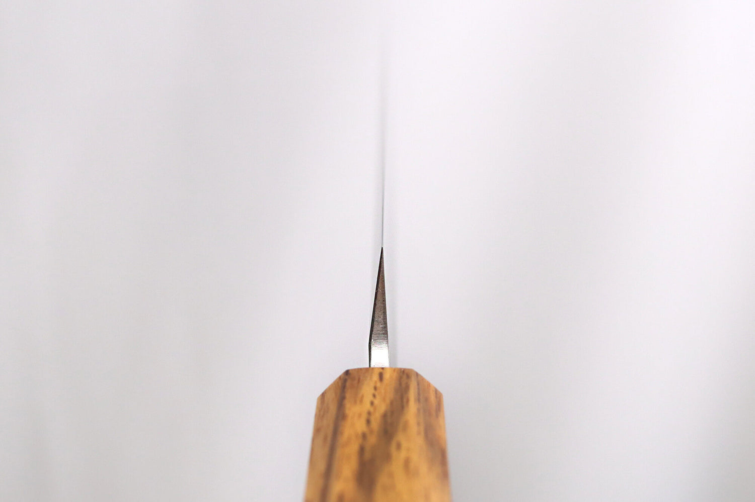 Couteau yanagiba 21cm artisanal japonais Tsunehisa AUS-8 manche en chêne