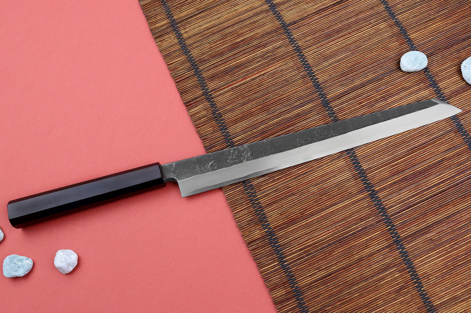 Couteau yanagiba kiritsuke 27cm japonais artisanal Hatsukokoro Shirasagi manche en ébène