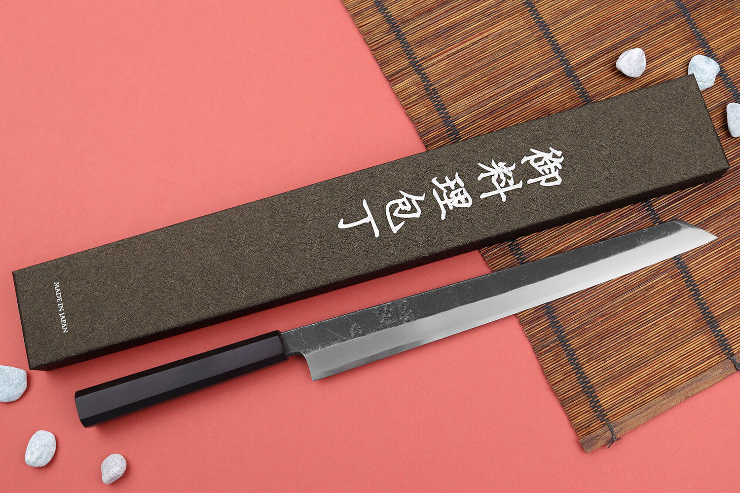 Couteau yanagiba kiritsuke 30cm japonais artisanal Hatsukokoro Shirasagi manche en ébène
