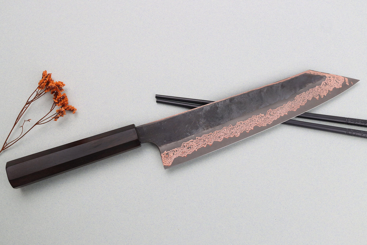 Couteau kiritsuke 24cm japonais artisanal Hatsukokoro Yorokobi Kurouchi Damas