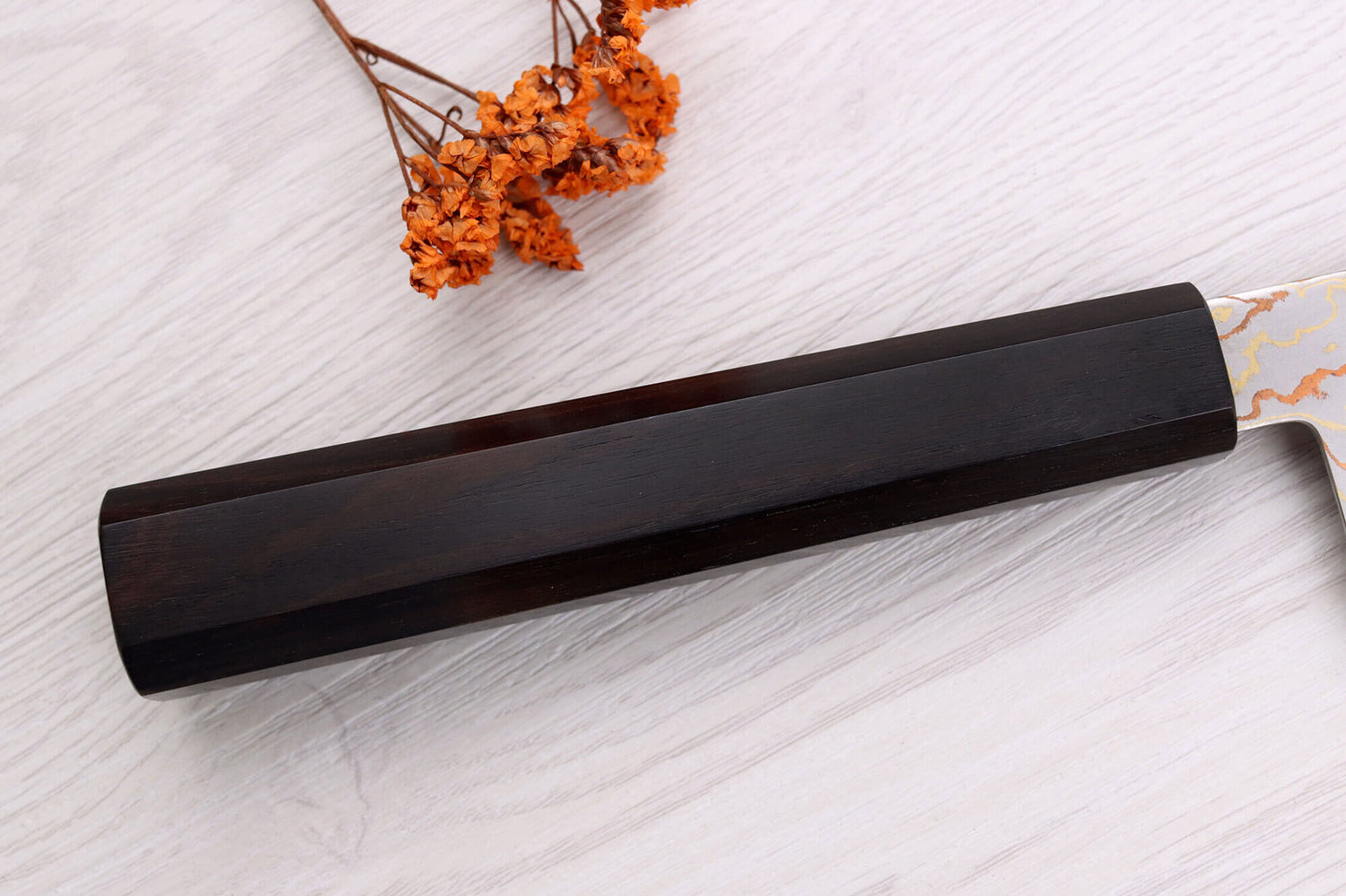 Couteau de chef 21cm japonais artisanal Hatsukokoro Hayabusa Rainbow Damas
