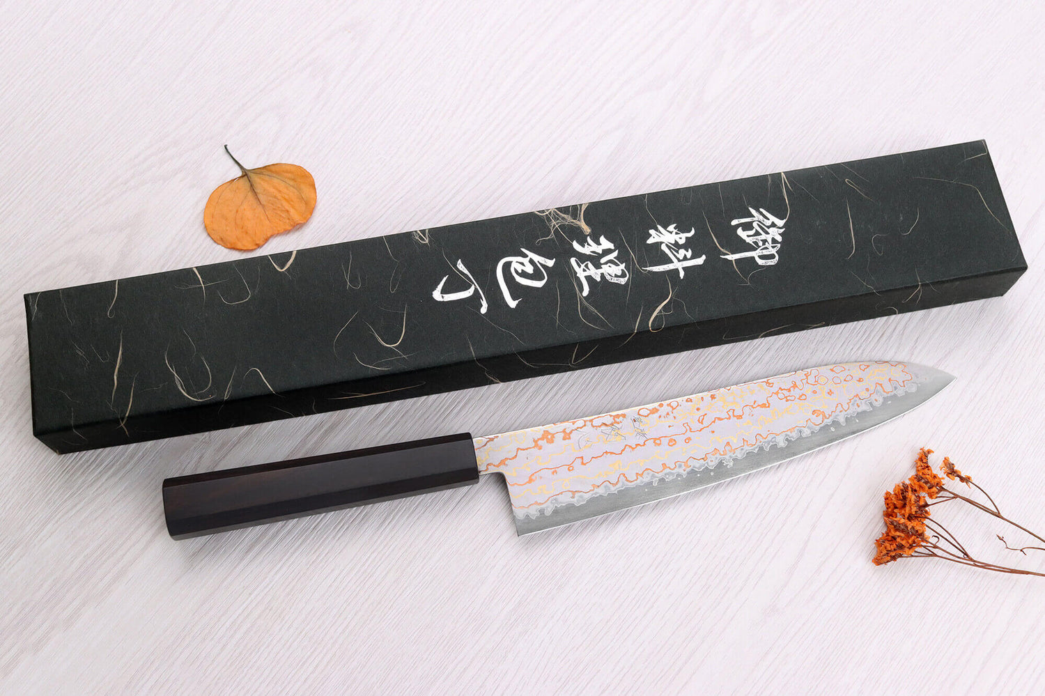 Couteau de chef 21cm japonais artisanal Hatsukokoro Hayabusa Rainbow Damas