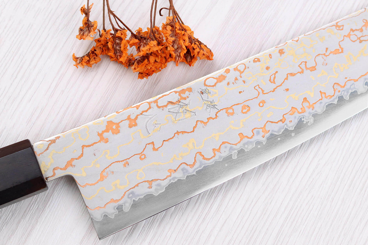Couteau de chef 21cm japonais artisanal Hatsukokoro Hayabusa Rainbow Damas