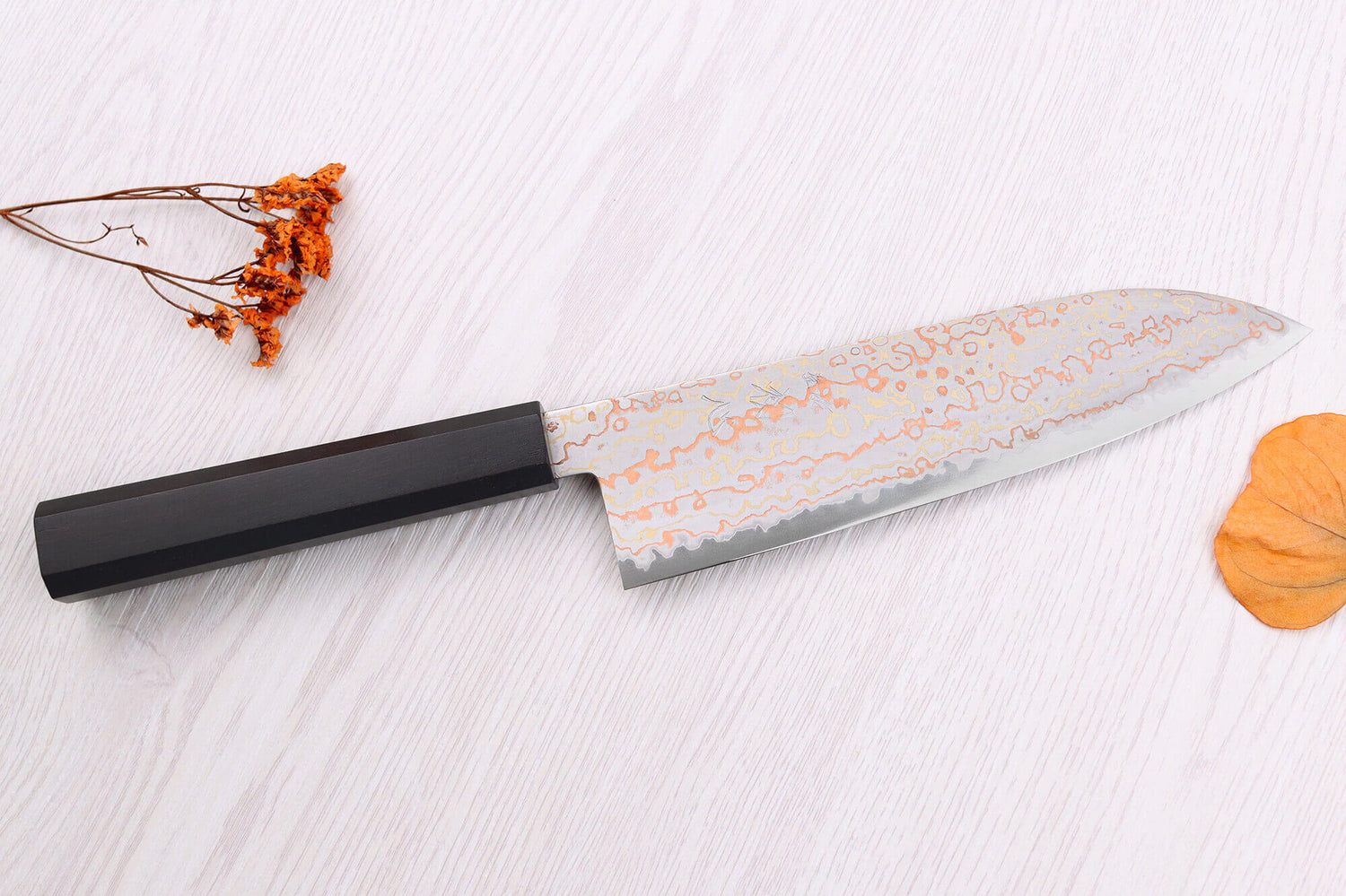 Couteau santoku 18cm japonais artisanal Hatsukokoro Hayabusa Rainbow Damas