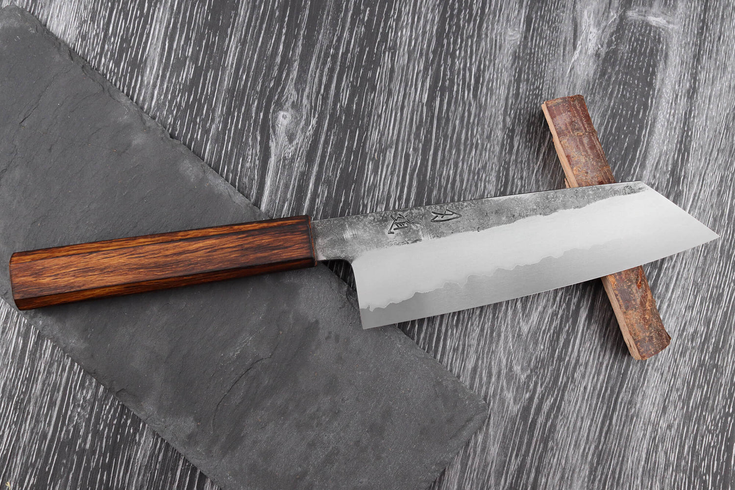 Couteau bunka 18cm japonais artisanal Hado Kirisame Shirogami