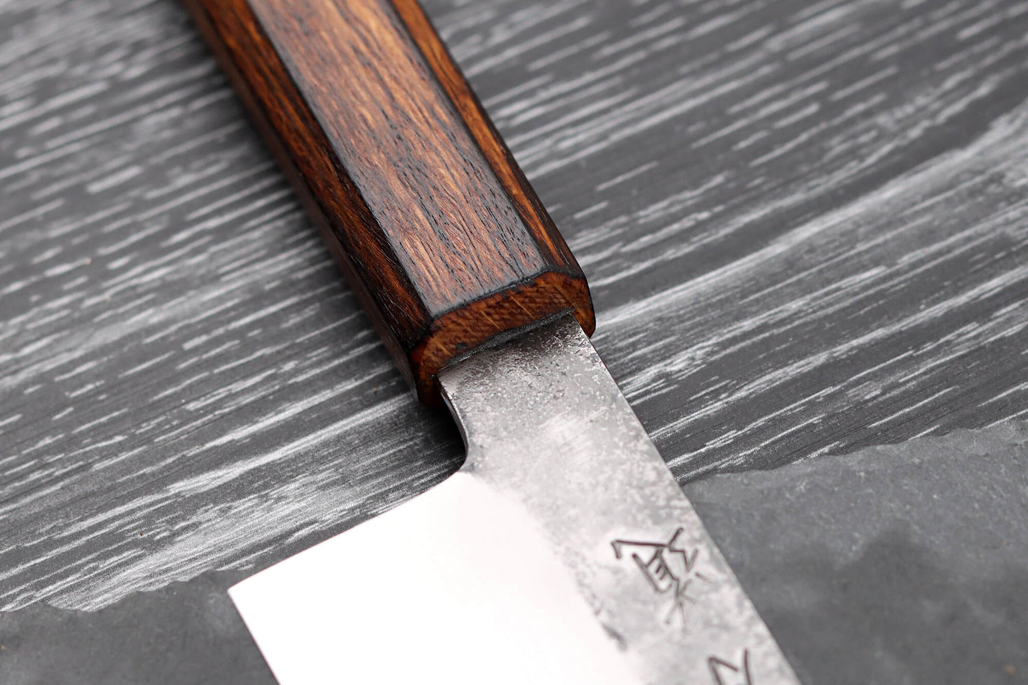 Couteau bunka 18cm japonais artisanal Hado Kirisame Shirogami