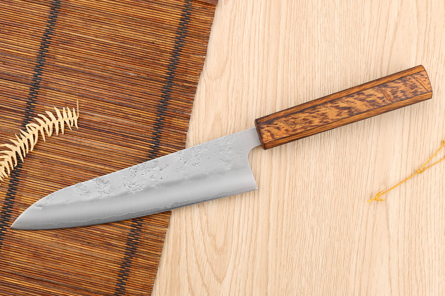 Couteau de chef japonais artisanal Wusaki Yoshi G3 chêne 18cm