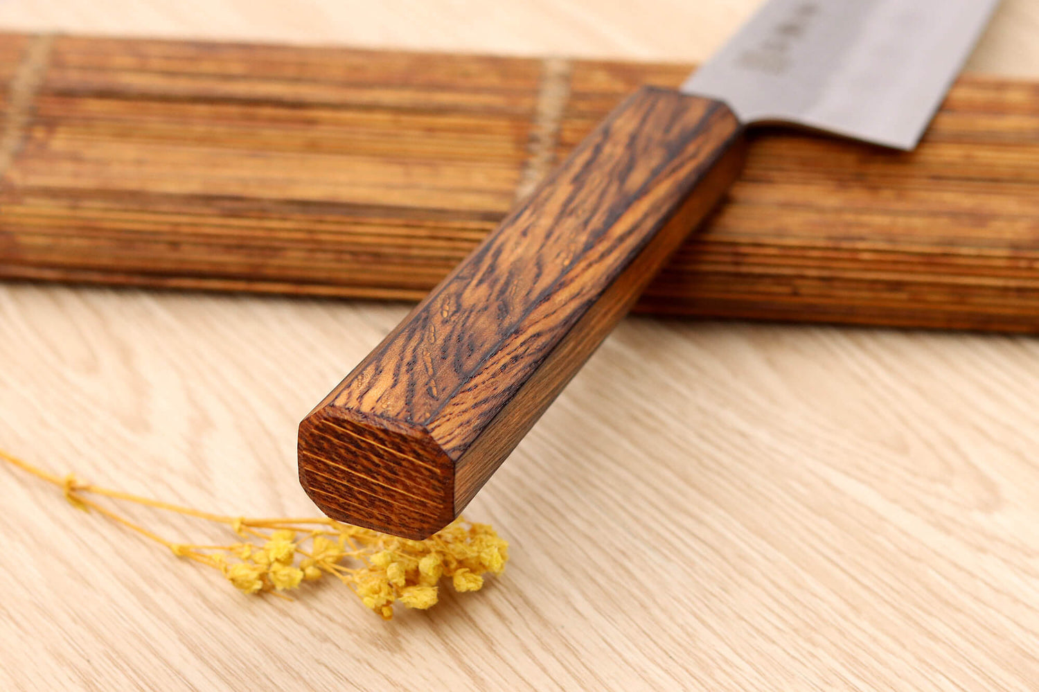 Couteau de chef japonais artisanal Wusaki Yoshi G3 chêne 18cm
