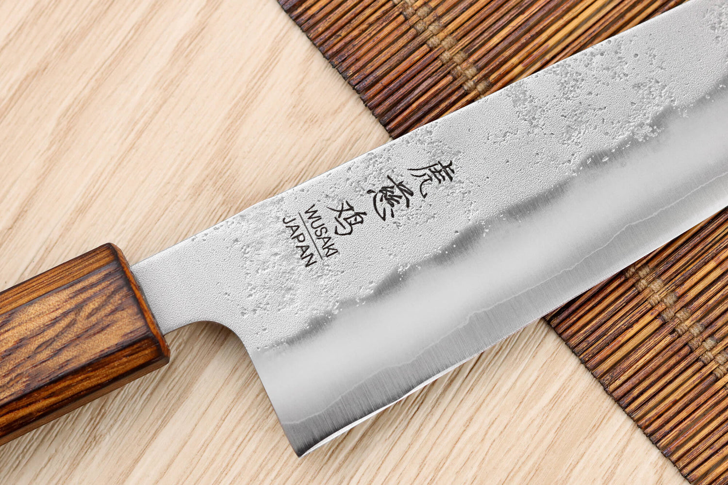 Couteau de chef japonais artisanal Wusaki Yoshi G3 chêne 18cm