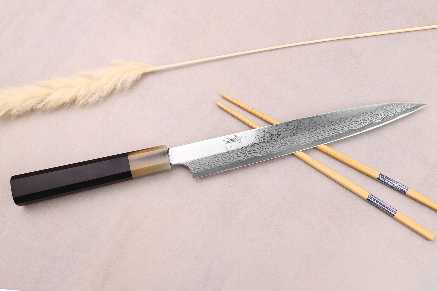 Couteau yanagiba 24cm japonais artisanal Hatsukokoro Yauji Yoshihiro Damas BS2