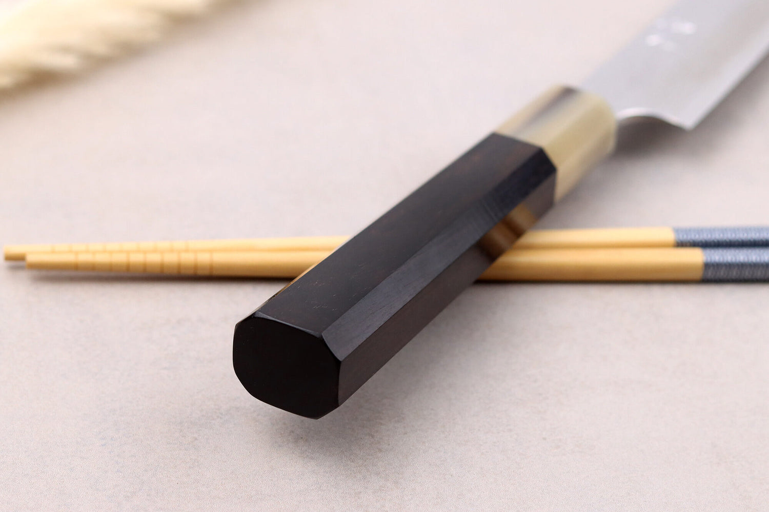 Couteau yanagiba 24cm japonais artisanal Hatsukokoro Yauji Yoshihiro Damas BS2