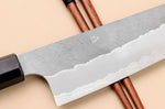 Couteau santoku 18cm japonais artisanal Nigara Hamono Tsuchime AS manche en noyer