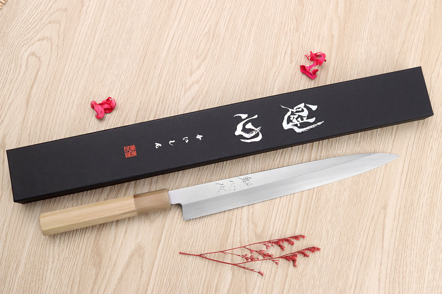 Couteau yanagiba 24cm japonais artisanal Nakamura Kaishin Saku WS2 en magnolia