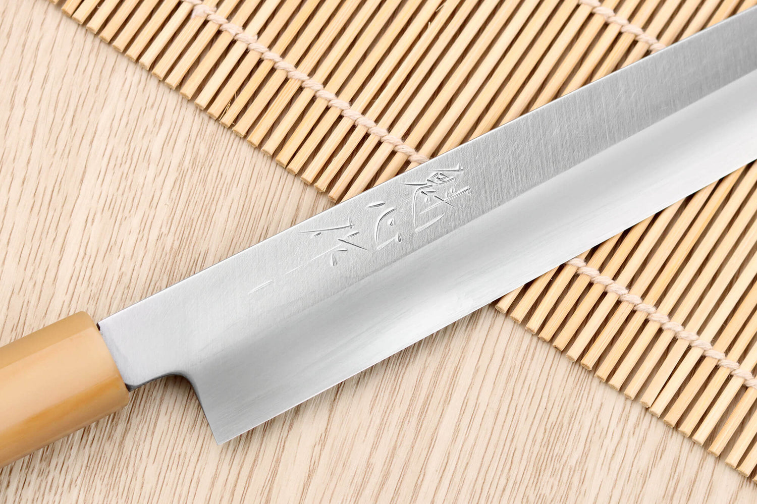Couteau yanagiba 27cm japonais artisanal Nakamura Kaishin Saku WS2 en magnolia