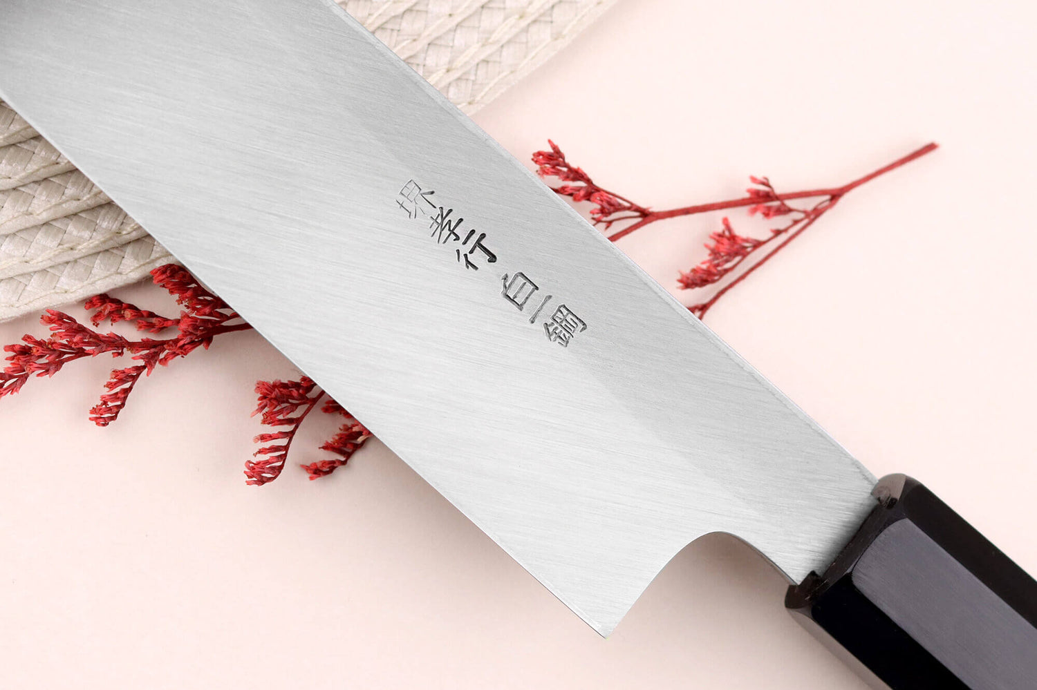 Couteau yanagiba kiritsuke japonais artisanal 33cm Sakai Takayuki Byakko manche en ébène + étui