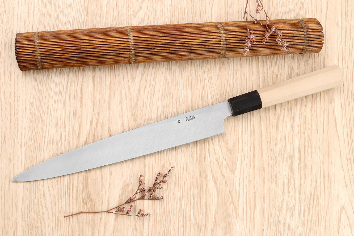 Couteau yanagiba 24cm japonais artisanal Sakai Kikumori Kikuzuki Kuro