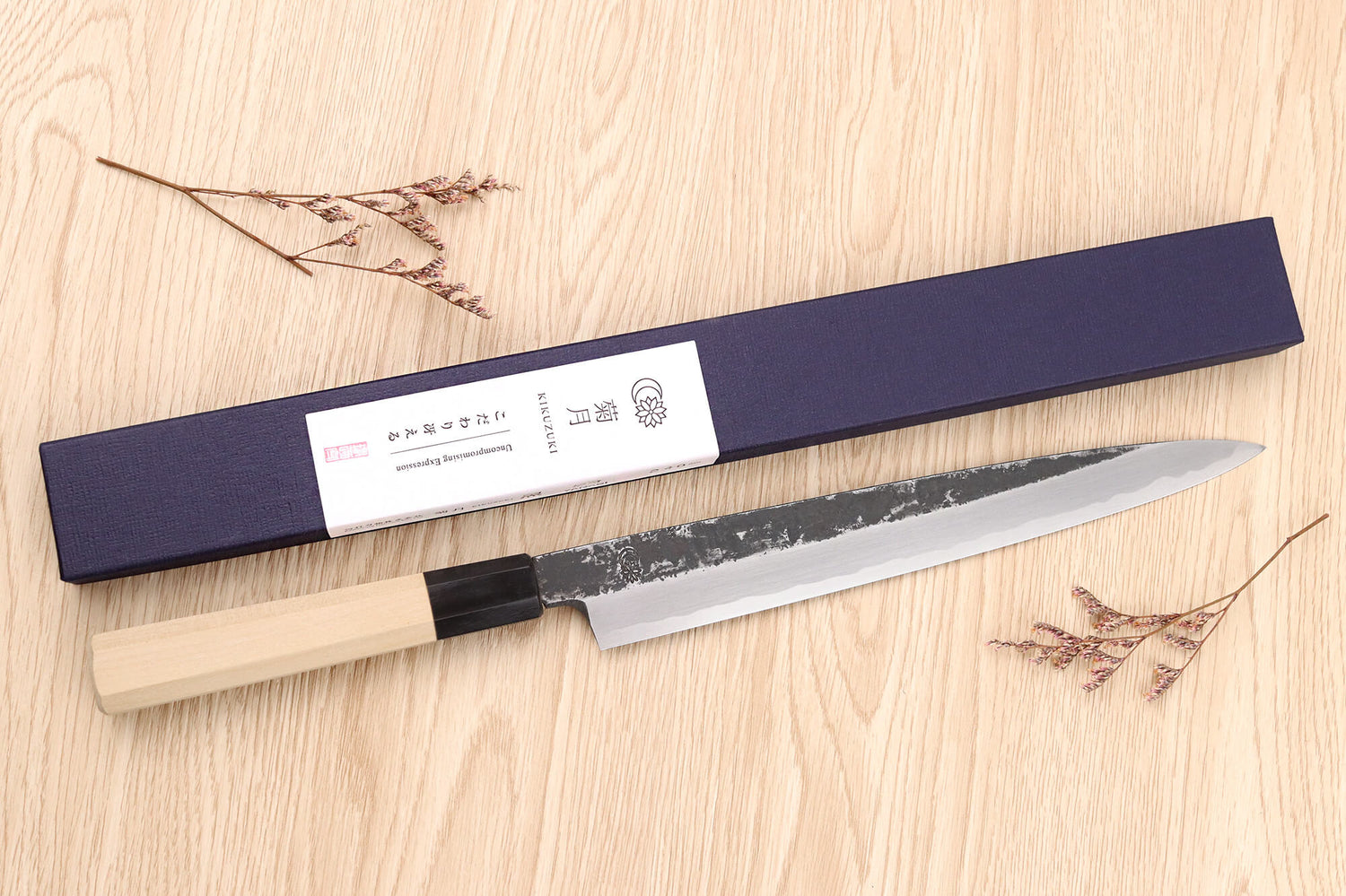 Couteau yanagiba 24cm japonais artisanal Sakai Kikumori Kikuzuki Kuro