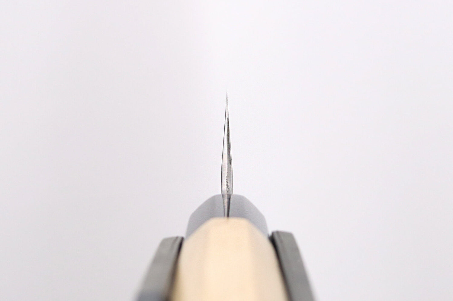 Couteau de chef kiritsuke 21cm japonais artisanal Sakai Kikumori Kikuzuki Rin