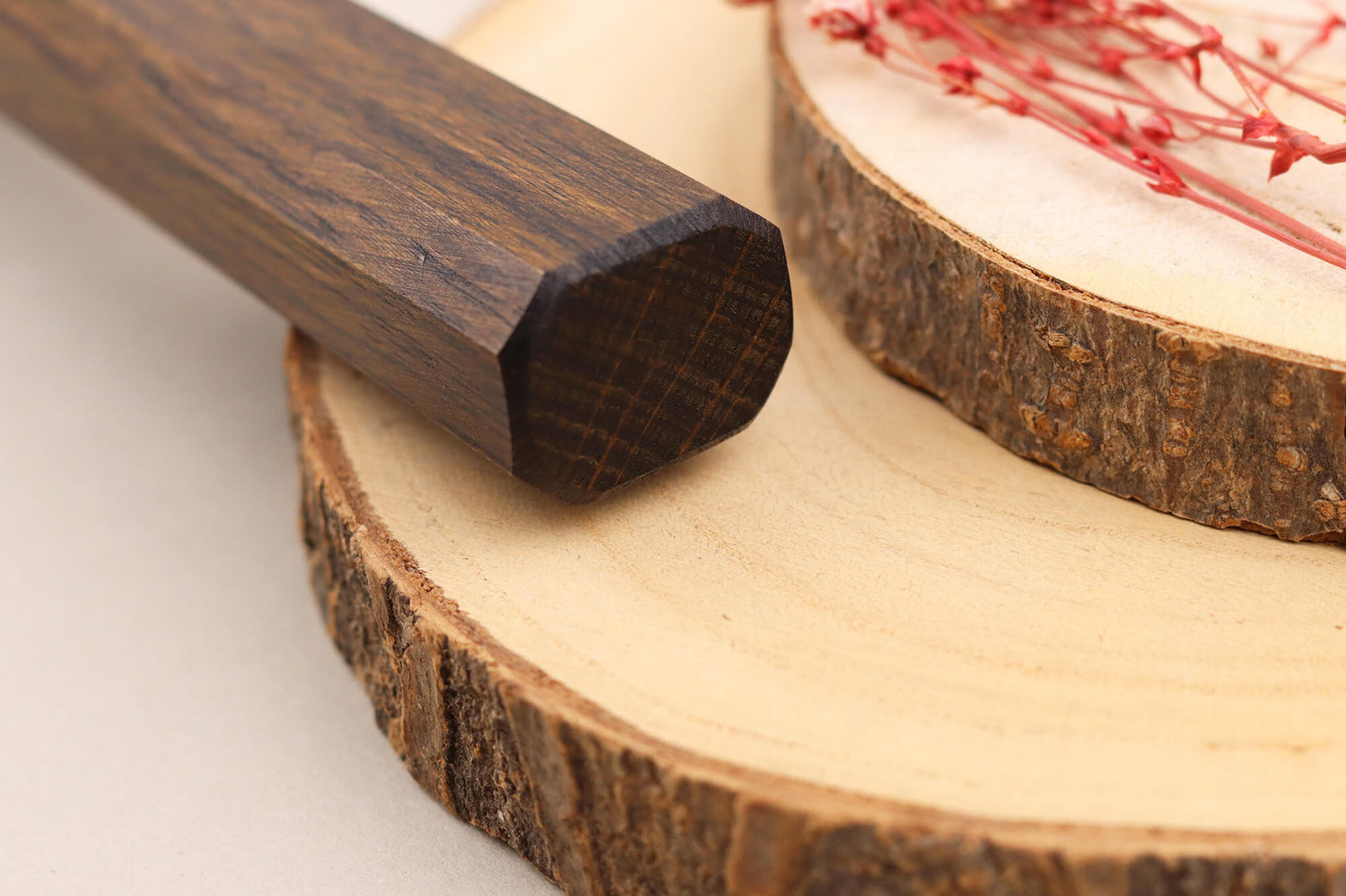 Couteau de chef 24cm japonais artisanal Hado Sumi B1D manche en chêne