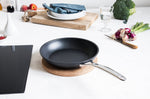 Poêle antiadhésive Cristel Castel'Pro Ultralu® en aluminium forgé et revêtement Ceraliss+ - 24cm