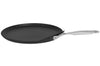 Poêle à crêpes antiadhésive Cristel Castel'Pro Ultralu® 28cm en aluminium forgé et revêtement Ceraliss+