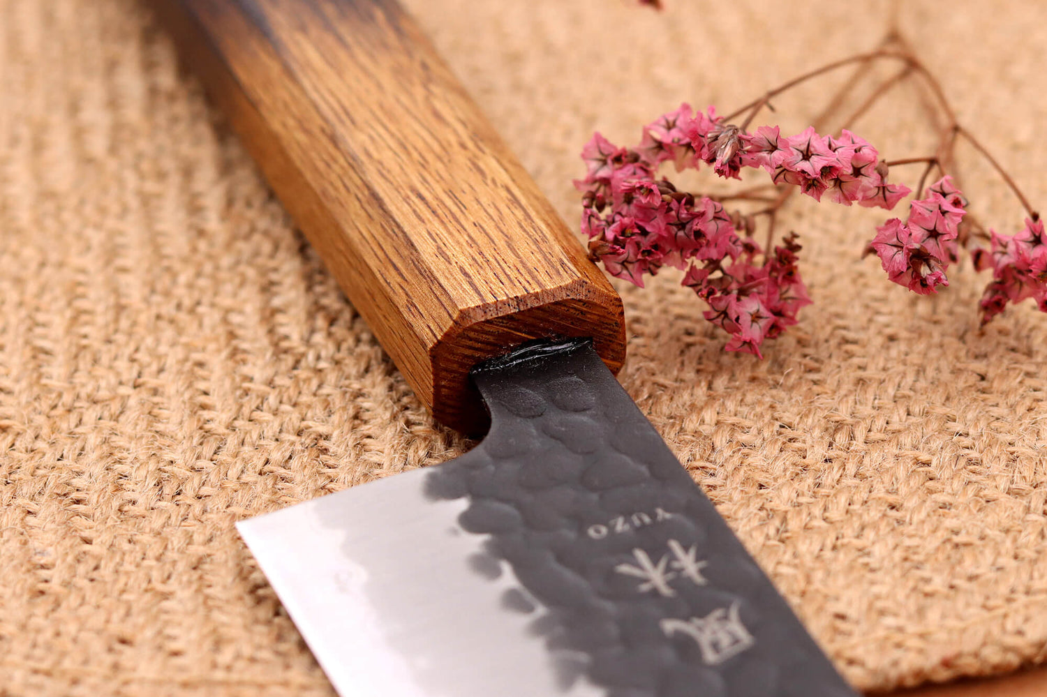 Couteau kiritsuke 21cm japonais artisanal Yuzo Black AS chêne brûlé