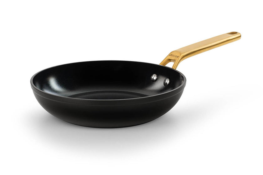 Poêle antiadhésive Arcos Samoa Iconic 24 cm noire avec poignée dorée