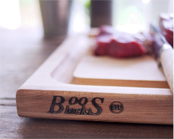 Planche à découper Boos Blocks double-face avec rigole en bois d'érable 31x20cm