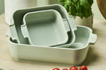 Plat four carré Peugeot Appolia en céramique vert sauge - 18 cm