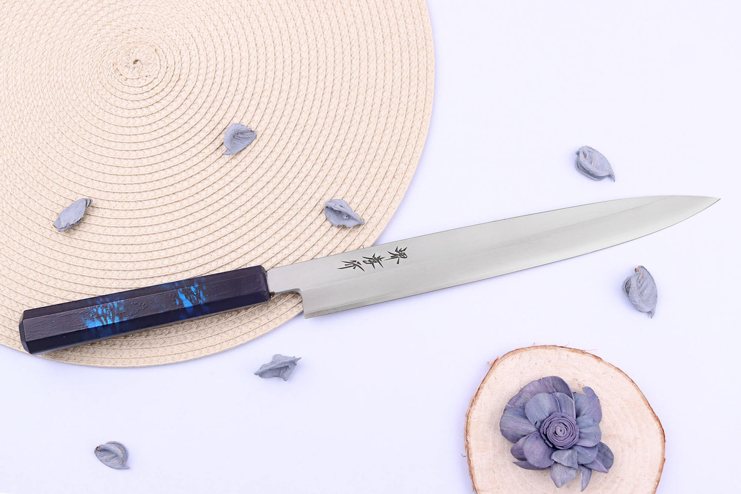 Couteau yanagiba japonais 27cm Sakai Takayuki Nanairo manche en résine laqué bleu